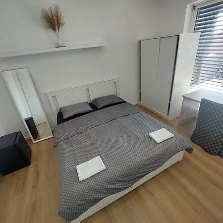 Rose Valley, Modern Studios & Apartments Ljubljana Bagian luar foto