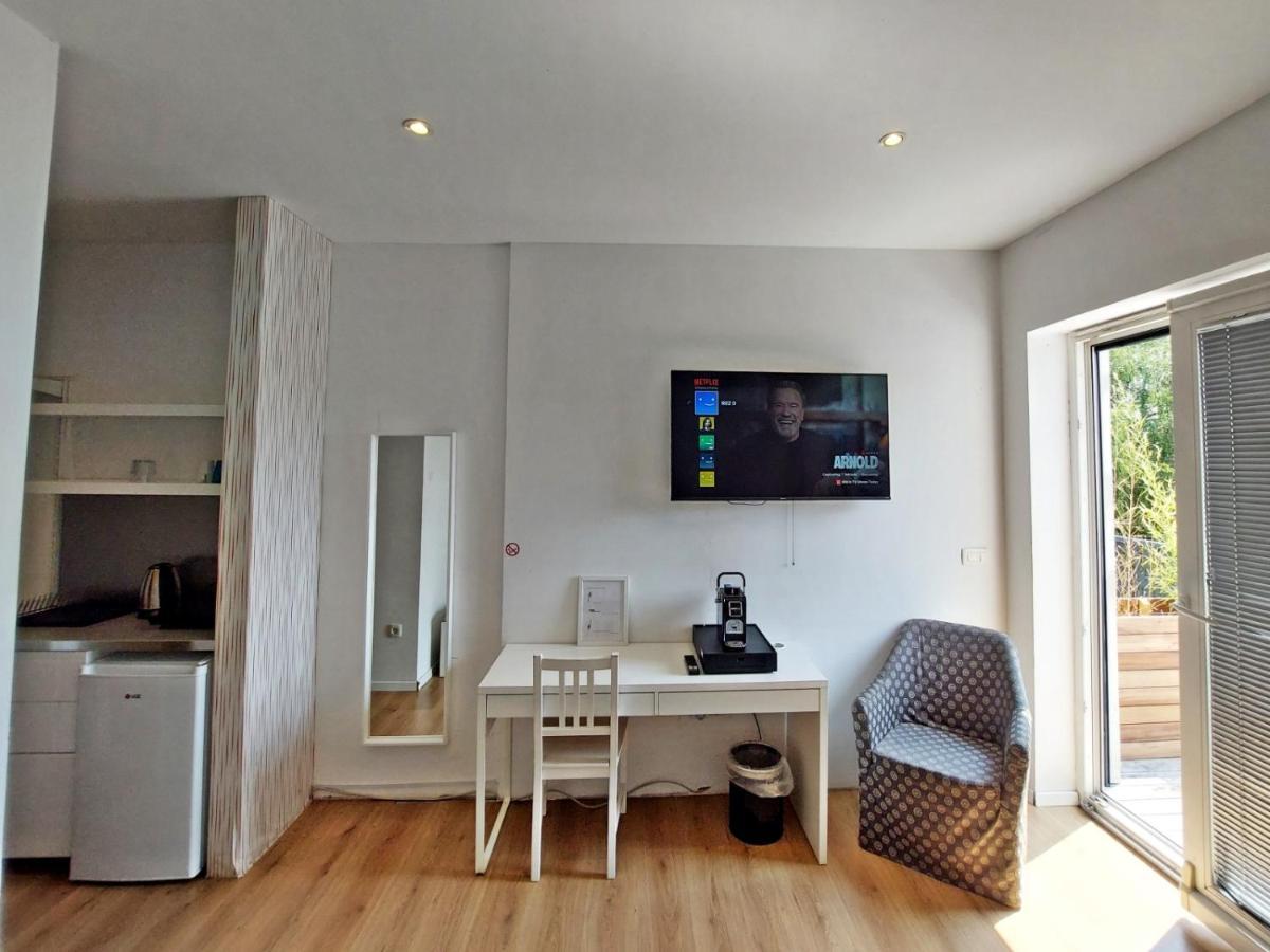 Rose Valley, Modern Studios & Apartments Ljubljana Bagian luar foto