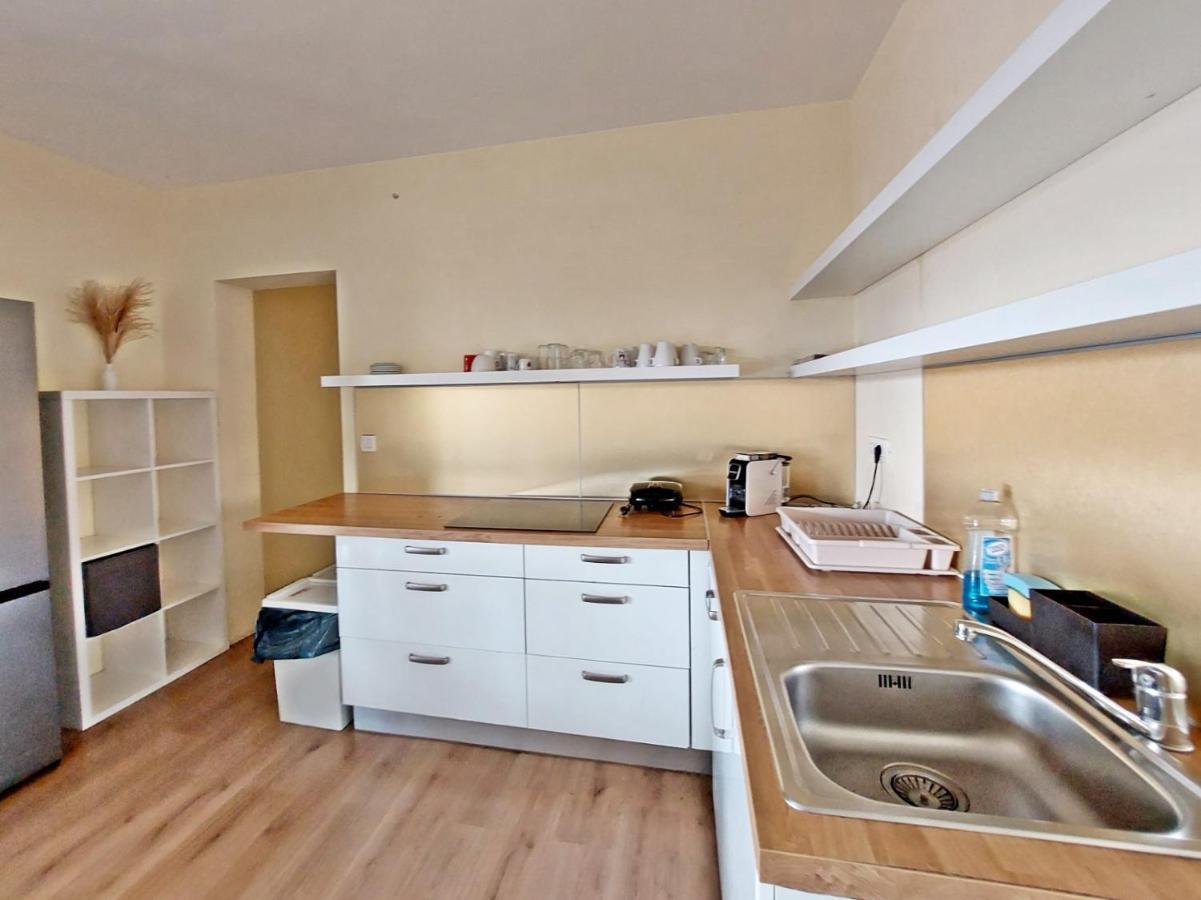 Rose Valley, Modern Studios & Apartments Ljubljana Bagian luar foto