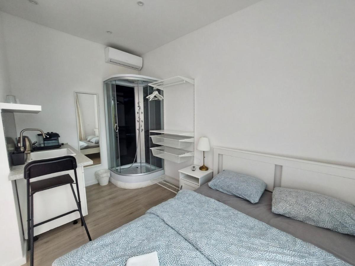 Rose Valley, Modern Studios & Apartments Ljubljana Bagian luar foto