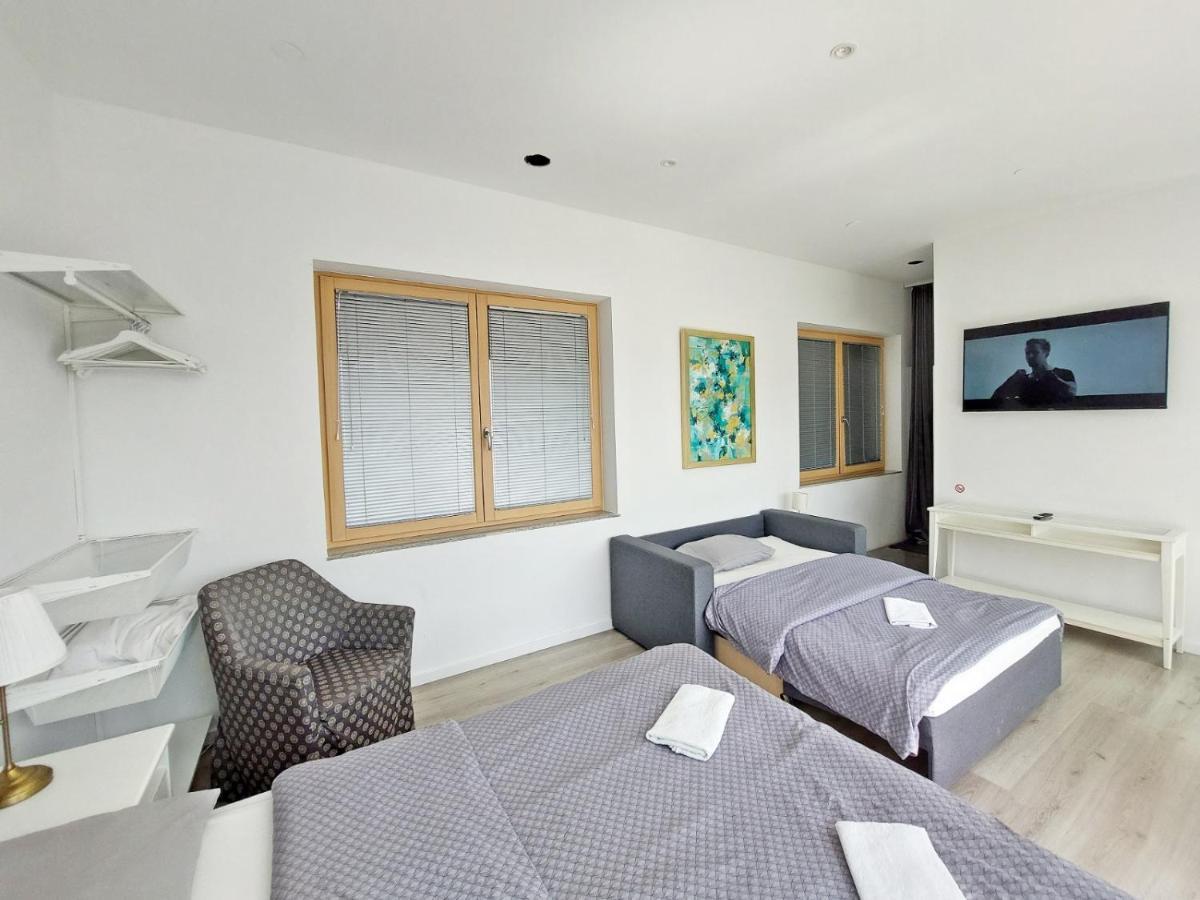 Rose Valley, Modern Studios & Apartments Ljubljana Bagian luar foto
